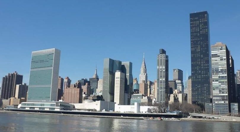 Do you recognise the building on the left ? 
#newyorkcity is full of skyscrapers…