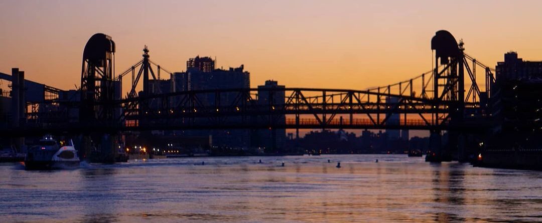 Sunset, Roosevelt Island Bridge Over the East River – Roosevelt Island, New York…