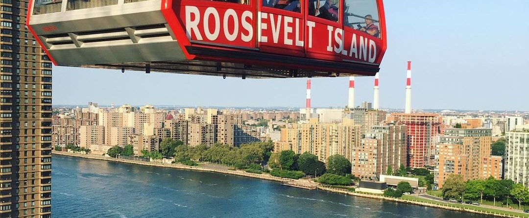 Roosevelt Island, New York, Juillet 2019 
.
.
.
.
.
.
.
.
.
.
.
.
.
.
.
#newyo…