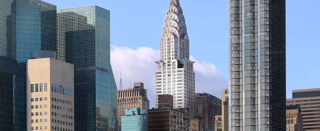 Chrysler Building and skyline from Rosevelt Island.

#newyorkcity #nyc #nyc  #sk…