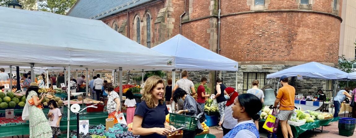 Roosevelt Islander Online: Roosevelt Island Affordable Housing, Community Space, Climate Change Storm Resiliency & Covid Recovery Among Issues Needing To Be Addressed Says Julie Menin, NYC Council District 5 Democratic Party Nominee At Farmers Market Yesterday