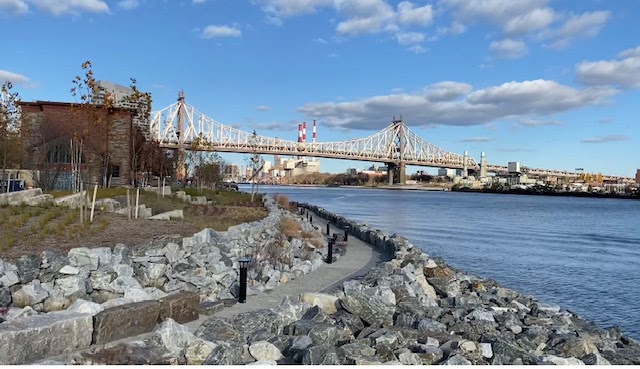 Roosevelt Islander Online: Spectacular Day And Evening Views Of Manhattan & Queens Waterfront From New Roosevelt Island Southpoint Park East River Shoreline Pathways Opened Today