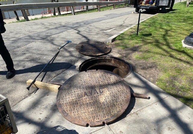 Roosevelt Islander Online: Roosevelt Island AVAC Underground Garbage Collection System Getting New Manhole Behind Rivercross Building To Remove Obstructing Materials